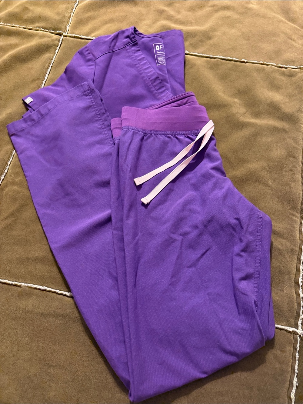Figs XS/XS tall Women's Purple Scrub Set